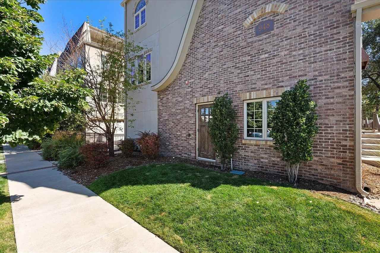 948 South Pearl Streetunit 102 #1 - Photo 3 of 31