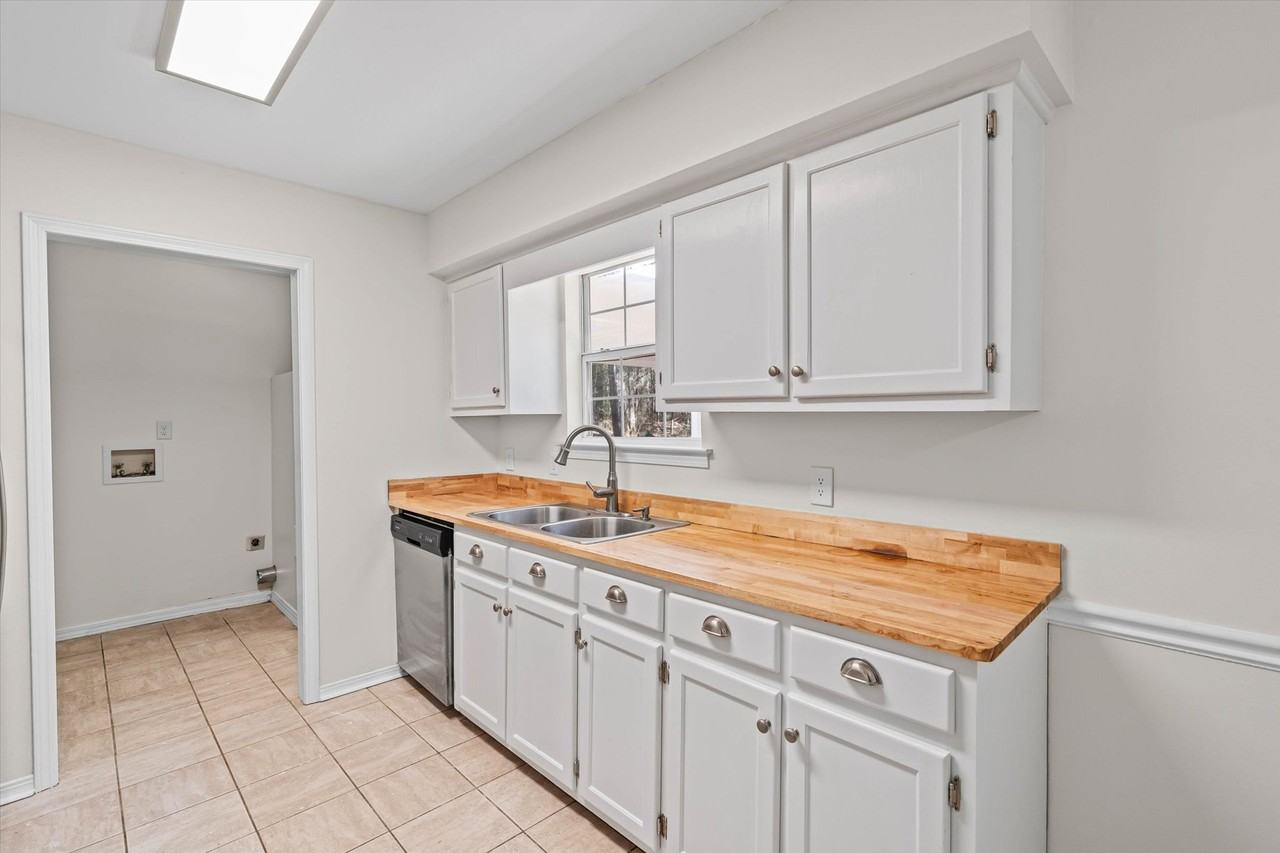 165 Montclair Loop #1 - Photo 5 of 32