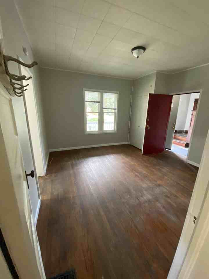 615 W White St #2 - Photo 4 of 18