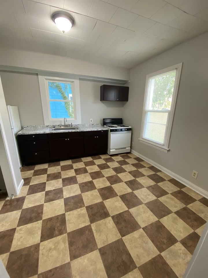 615 W White St #2 - Photo 5 of 18