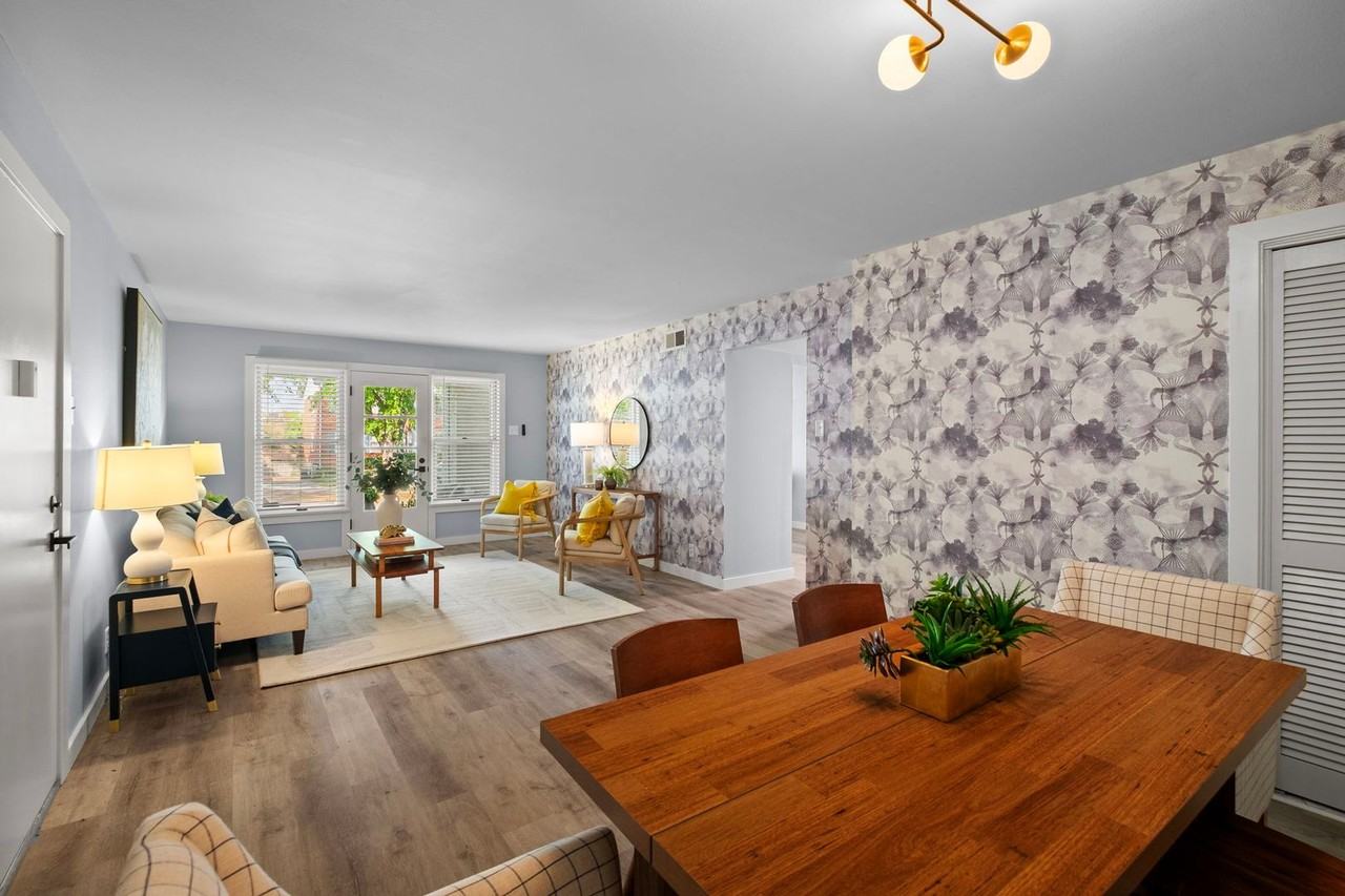 621 Broadmoor Dr - Photo 5 of 27