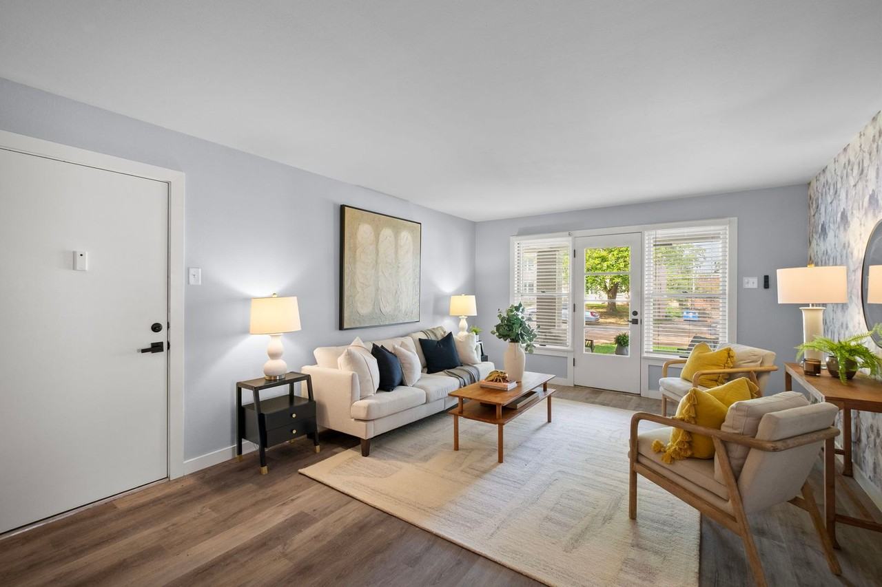 621 Broadmoor Dr - Photo 6 of 27