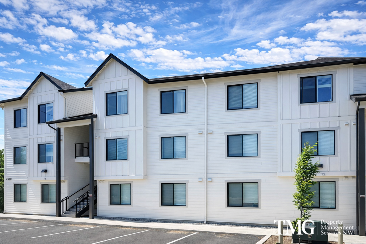 51st Street Apartments - Photo 2 of 27