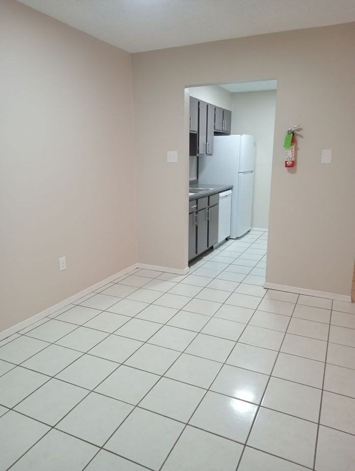 Fern View Apartments - Photo 3 of 8