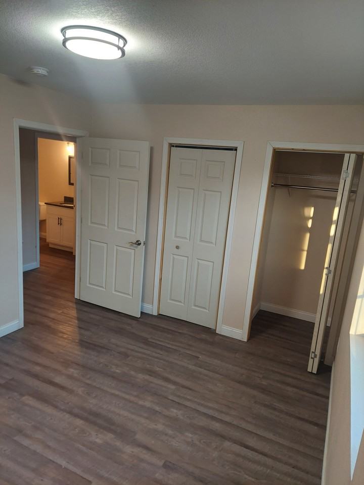 52 Westwood Dr #5 - Photo 7 of 11