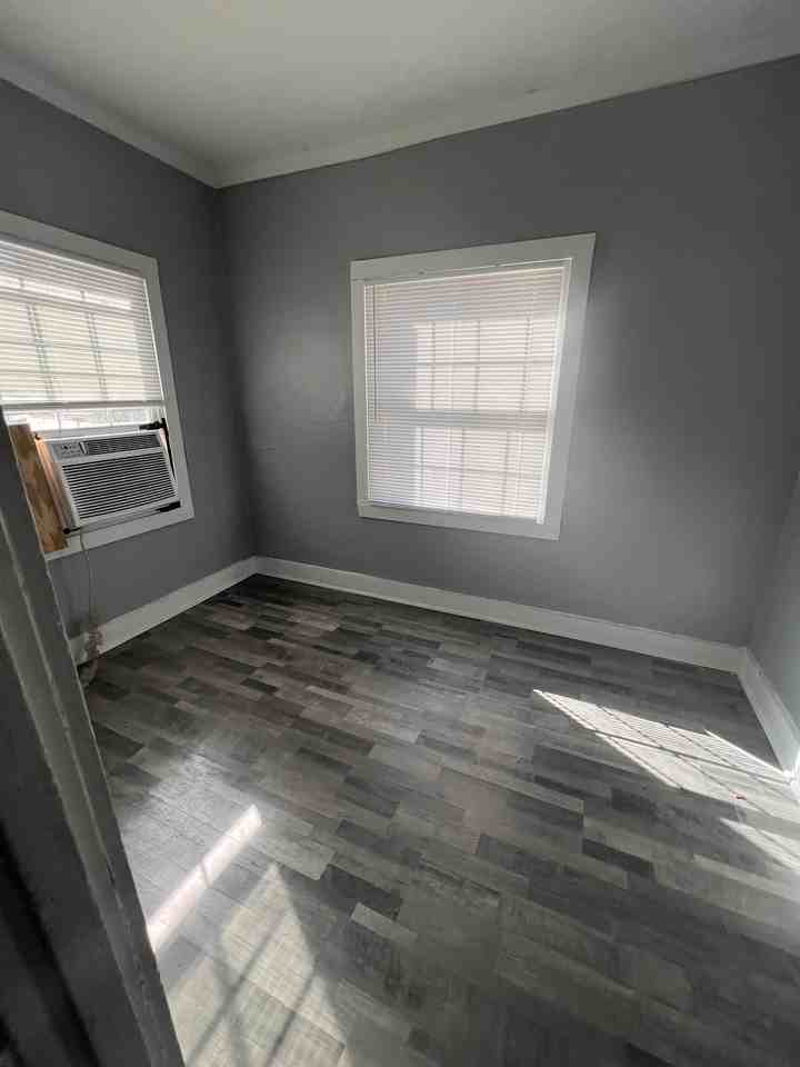 203 Moates St - Photo 6 of 15