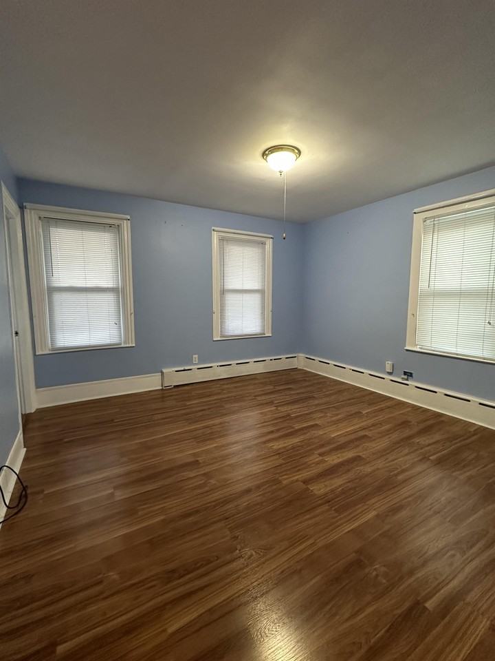 15 Belleville Ave #1 - Photo 2 of 10