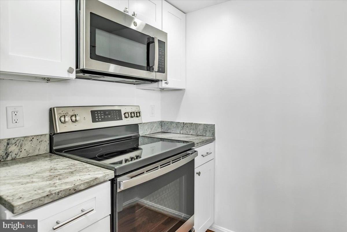 14016 Vista Dr Apt 14b #14B - Photo 5 of 10