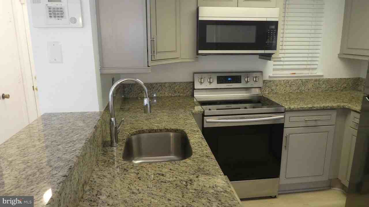 1007 Summerglenn Ct - Photo 5 of 22