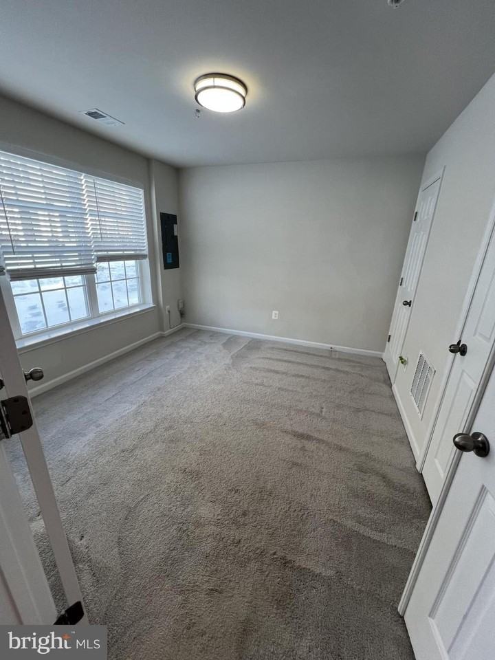 12909 Brickyard Blvd - Photo 4 of 36