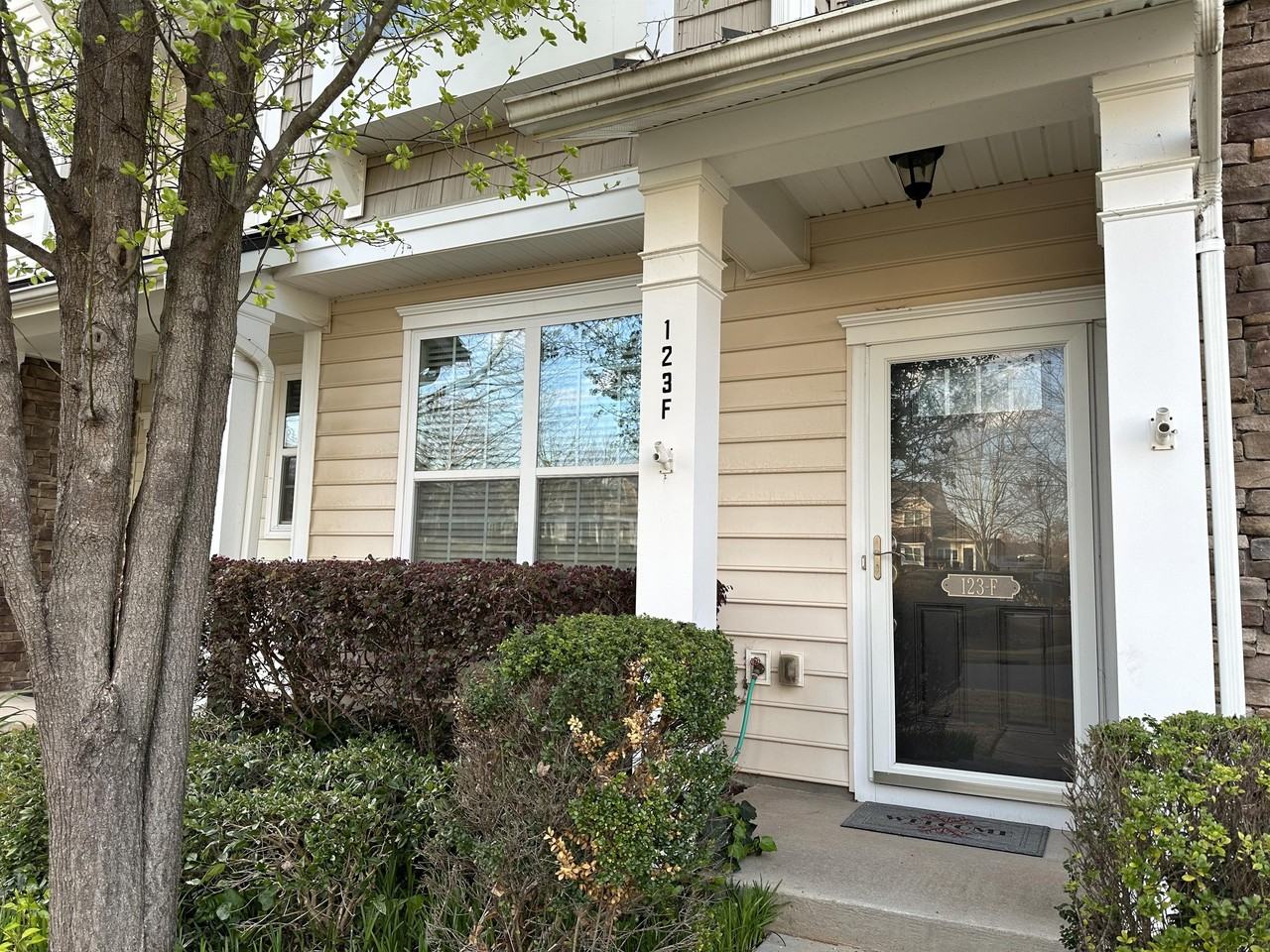 123 Leyton Loop #F - Photo 2 of 21