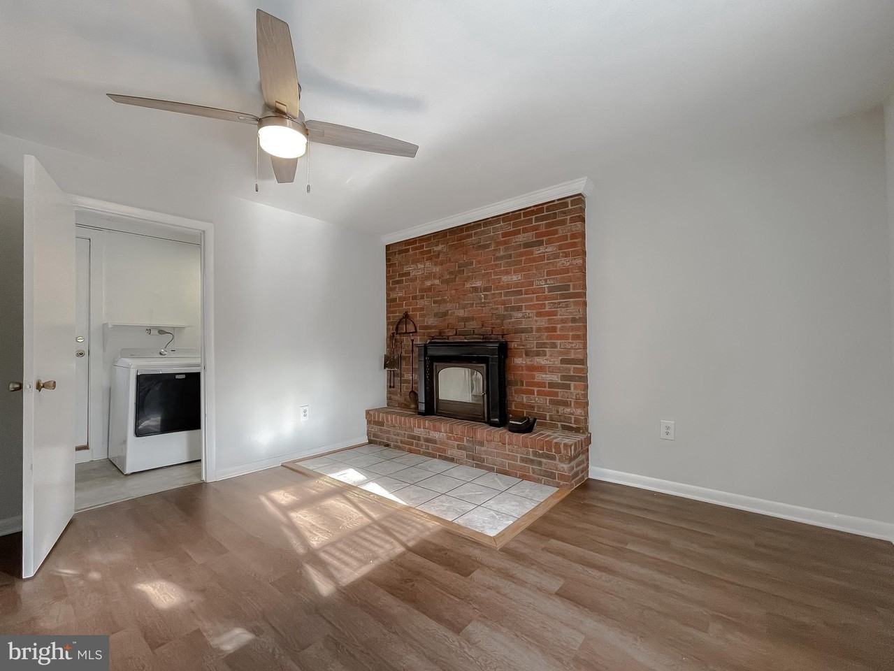 18937 Mckays Cove Ln - Photo 5 of 37