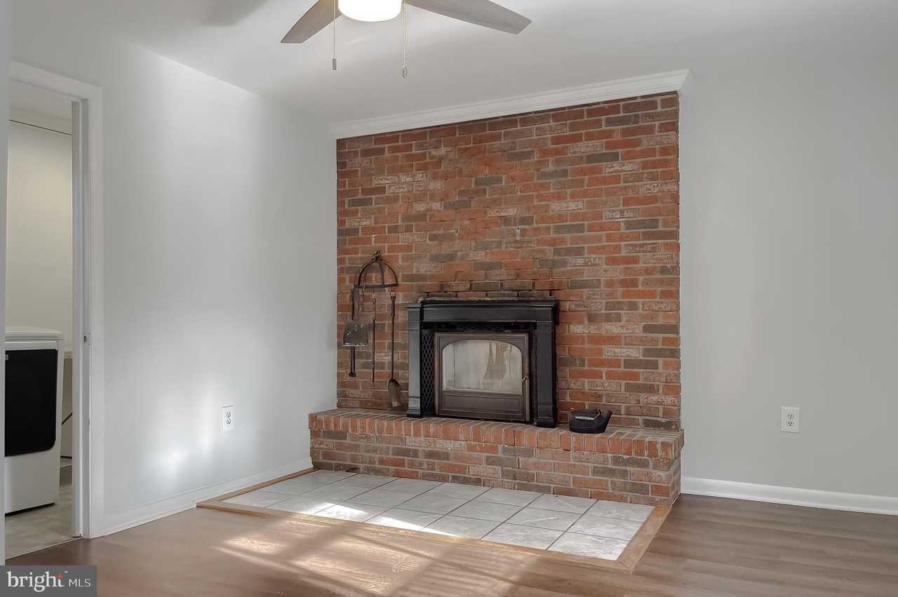 18937 Mckays Cove Ln - Photo 6 of 37