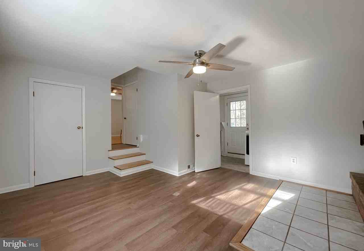 18937 Mckays Cove Ln - Photo 7 of 37