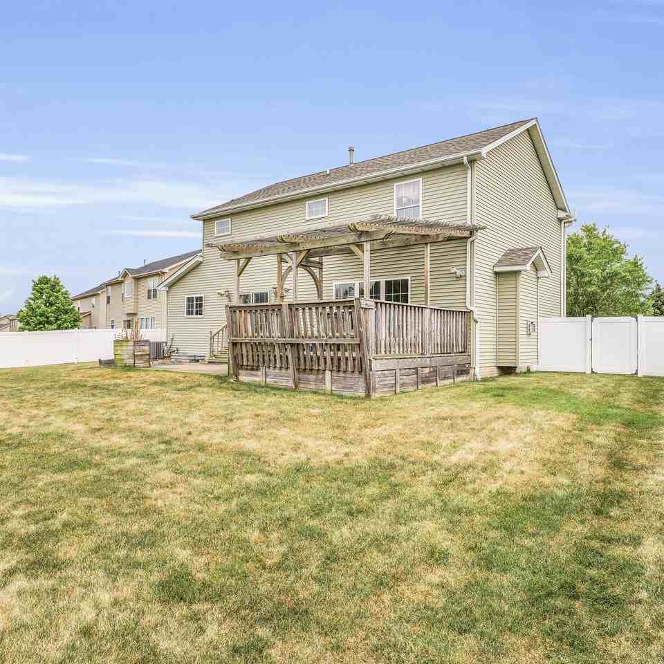 104 Goldenrod Dr #1 - Photo 2 of 31