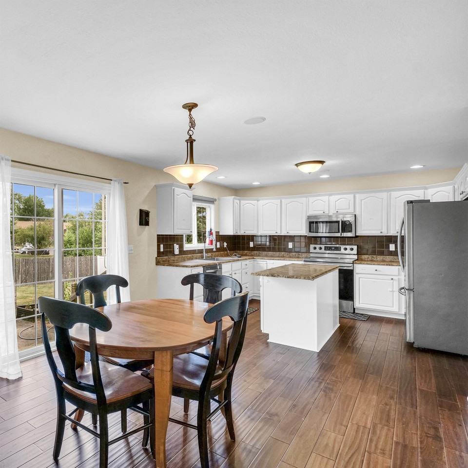 104 Goldenrod Dr #1 - Photo 5 of 31