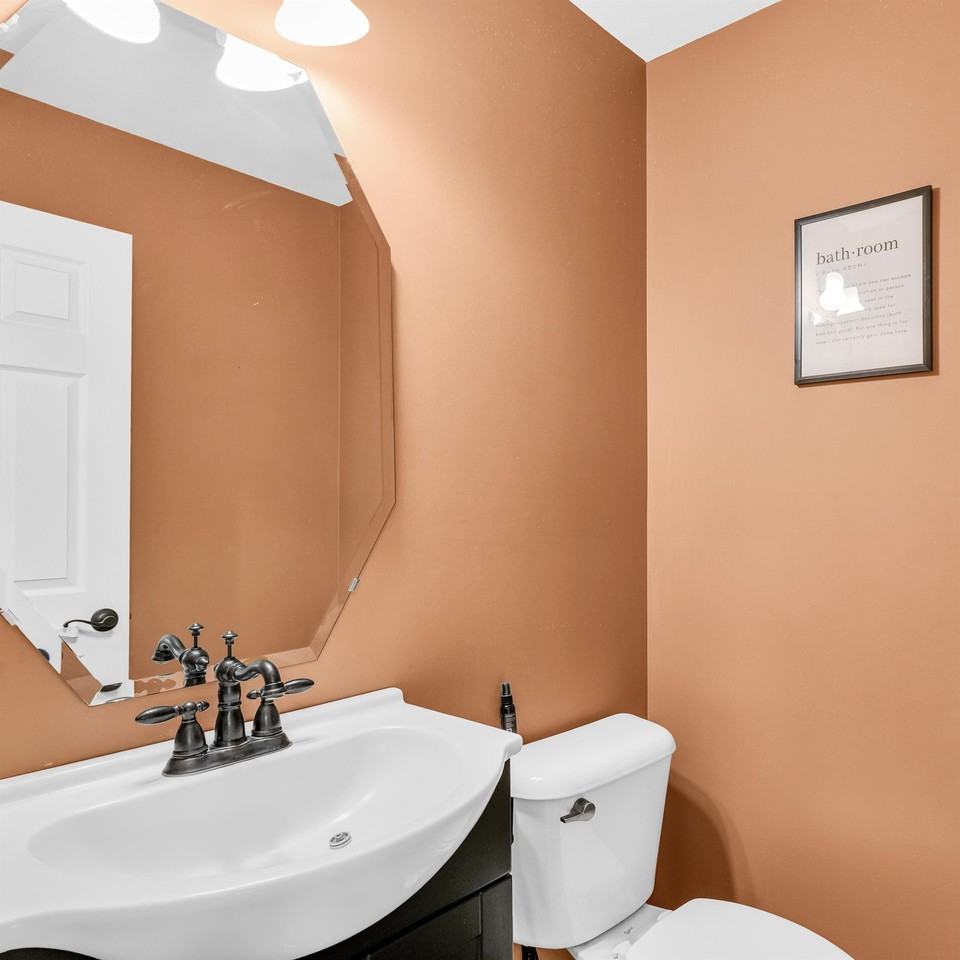 104 Goldenrod Dr #1 - Photo 7 of 31