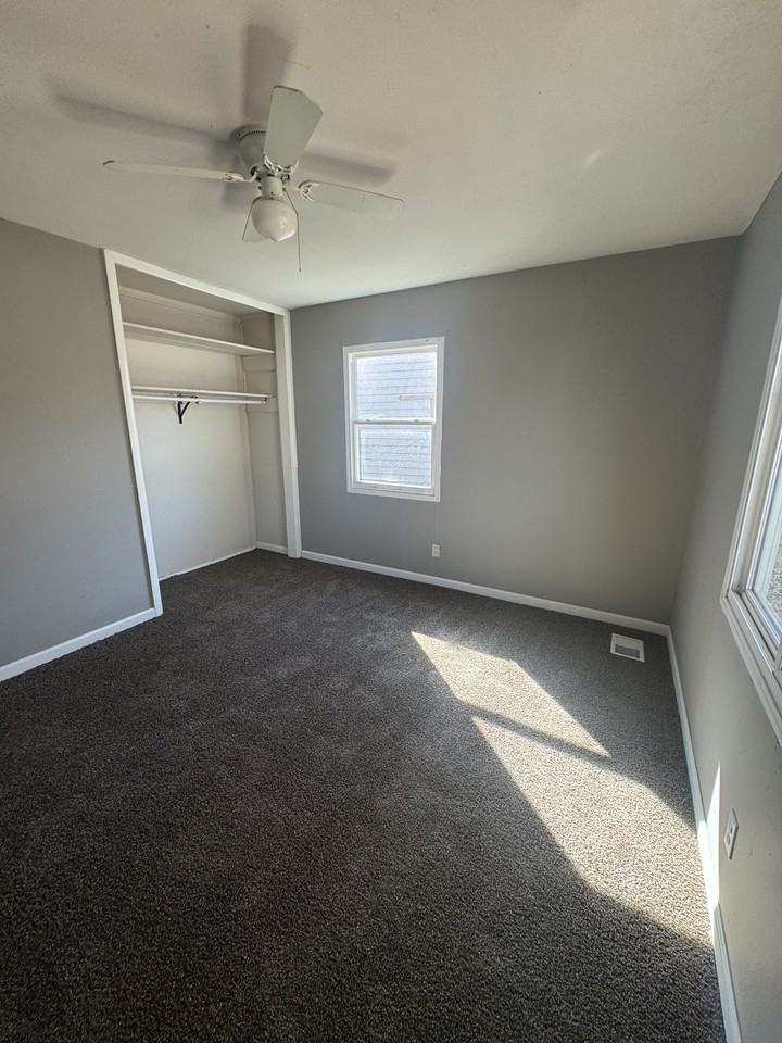 919 Sw Croix Pl #1 - Photo 6 of 8