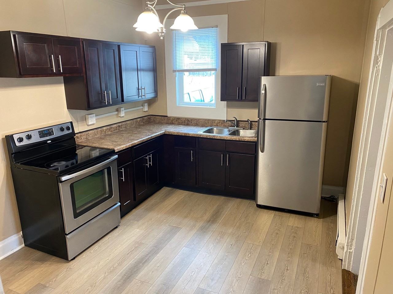 400 N Anderson St #400 - Photo 3 of 11