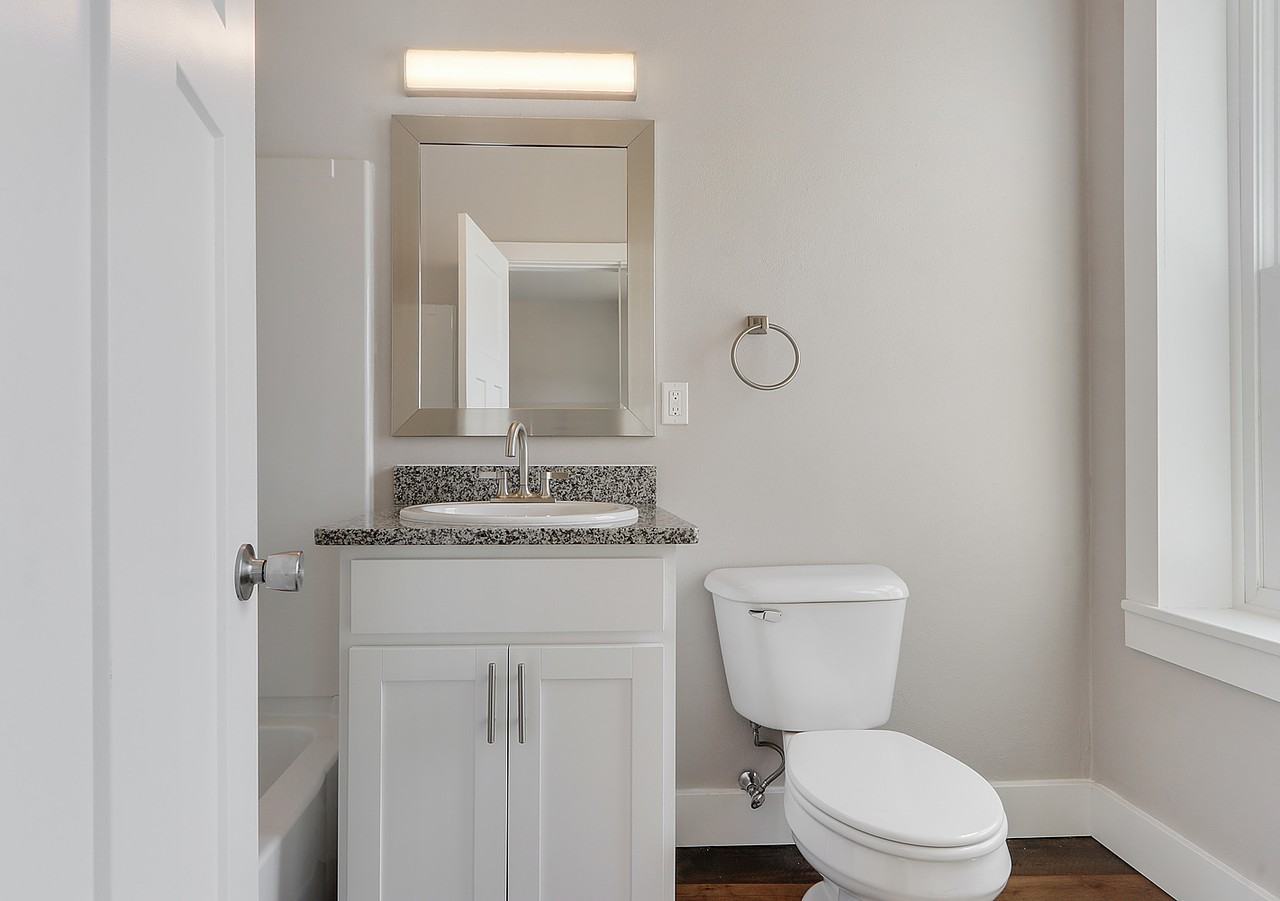 204 Main St #A - Photo 3 of 7