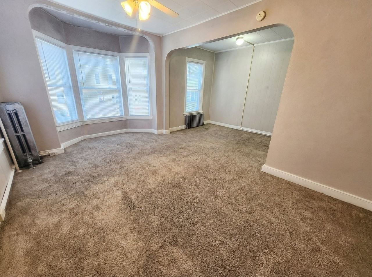 1221 E Philadelphia St - Photo 6 of 17