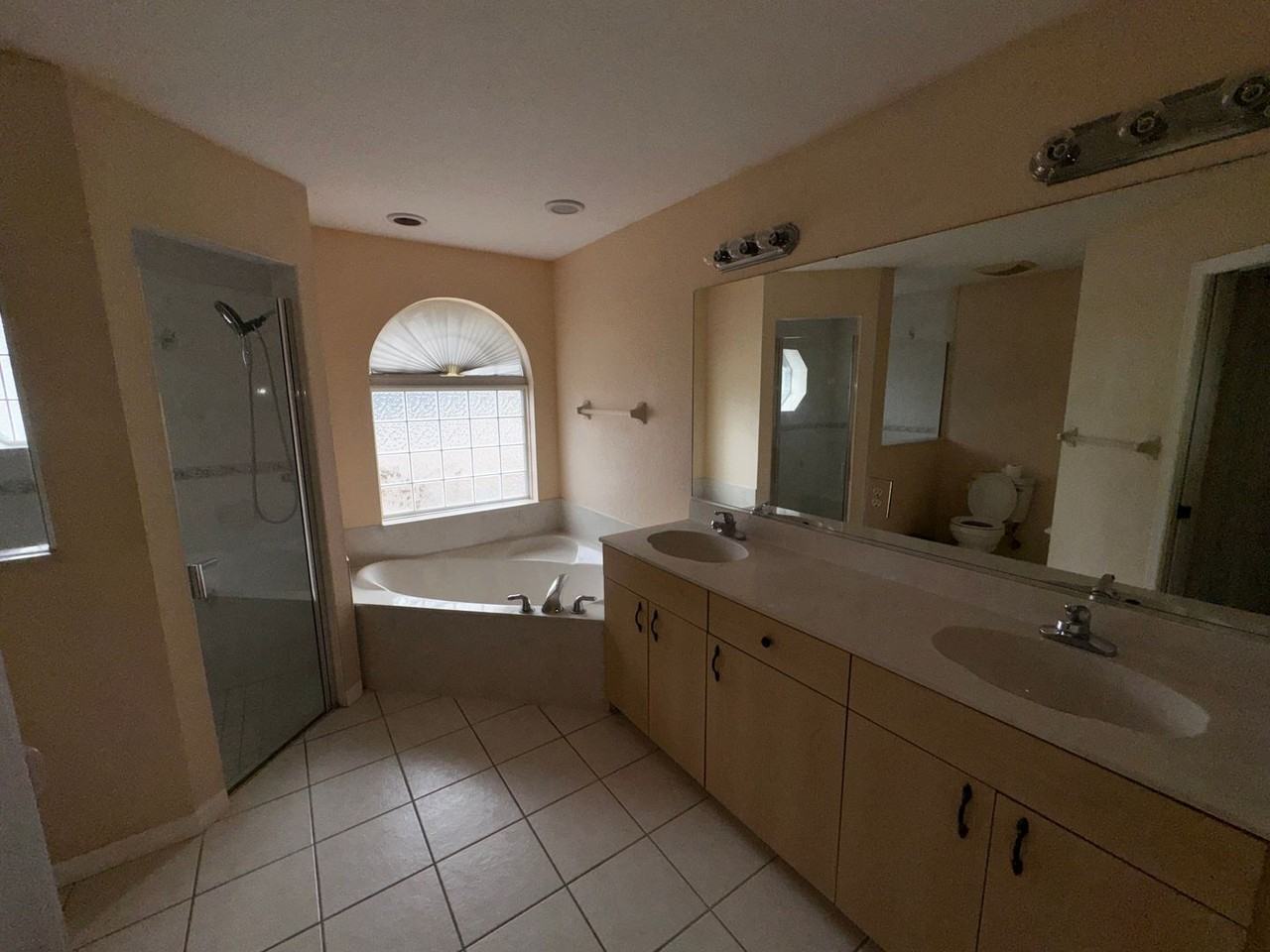 10330 Sw 54th Ct - Photo 7 of 19
