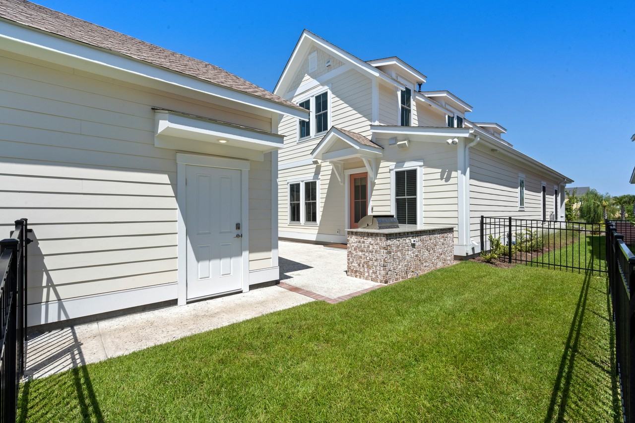 8092 Laurel Ash Ave #1 - Photo 4 of 11