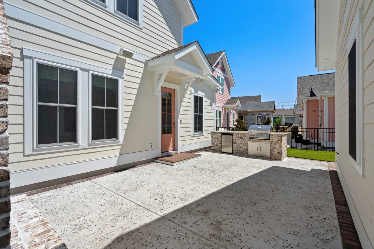 8092 Laurel Ash Ave #1 - Photo 5 of 11