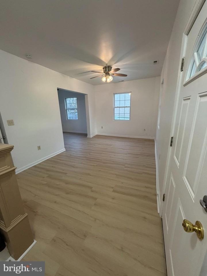 9 Hartford Rd - Photo 3 of 37