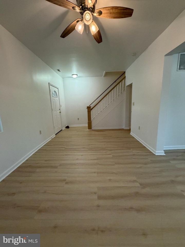 9 Hartford Rd - Photo 5 of 37