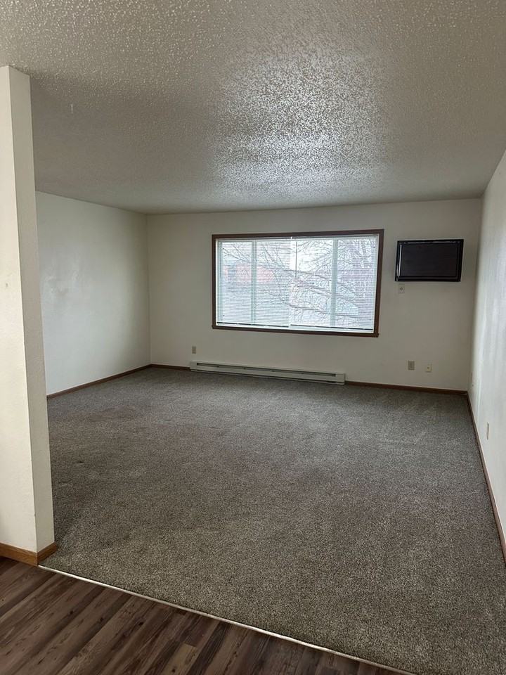 Westwood 915 - Photo 4 of 15