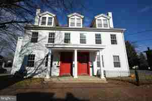 featured image of 211 E Union St Unit 5 #5