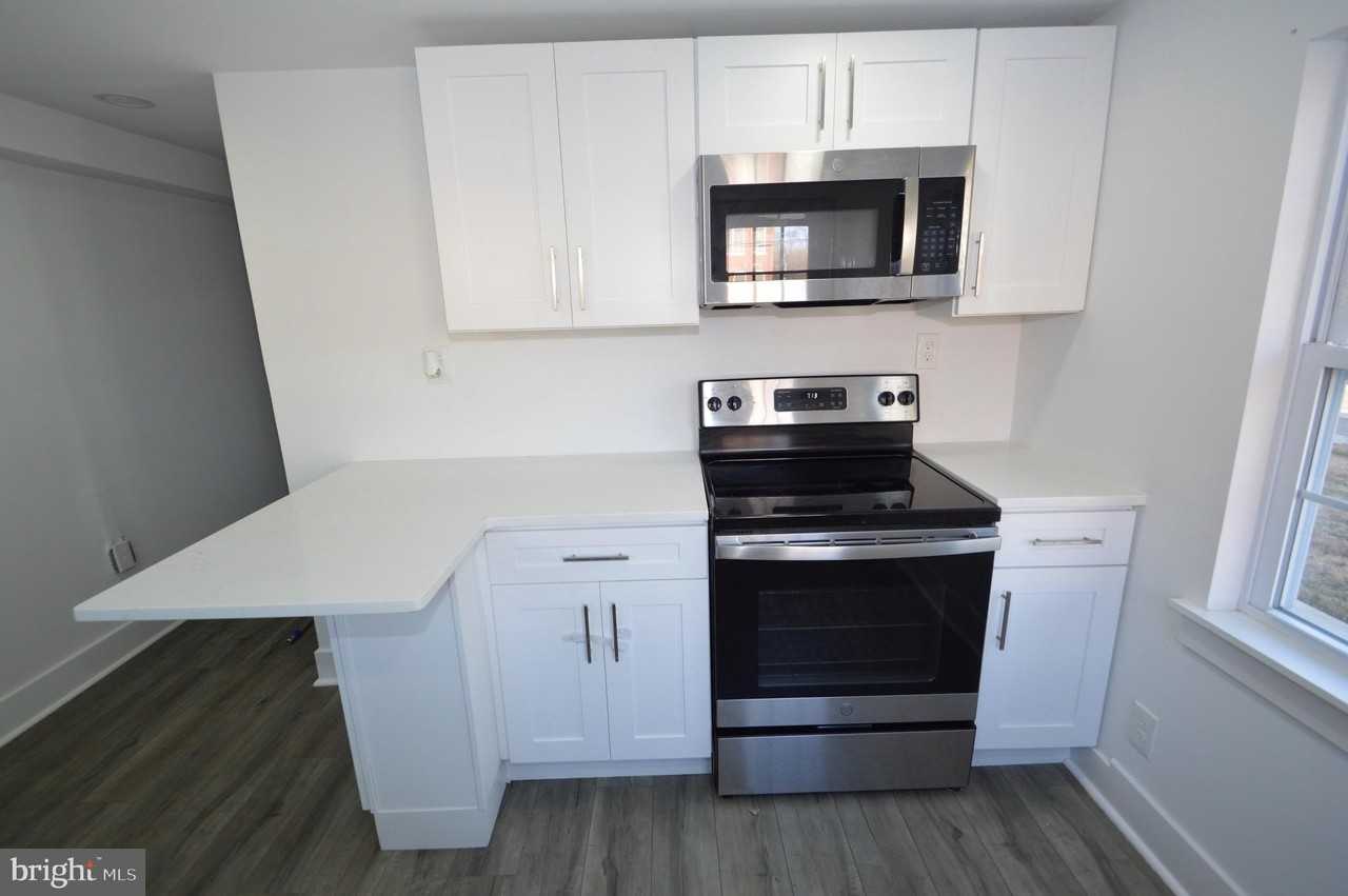 211 E Union St Unit 5 #5 - Photo 5 of 24