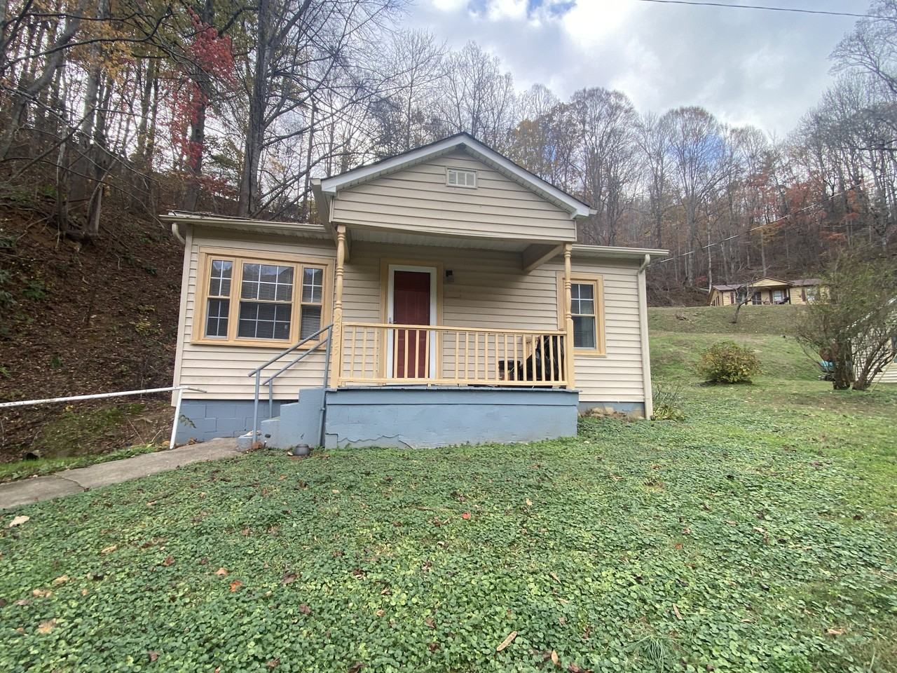 2355 Blowing Rock Blvd #1 - Photo 3 of 10