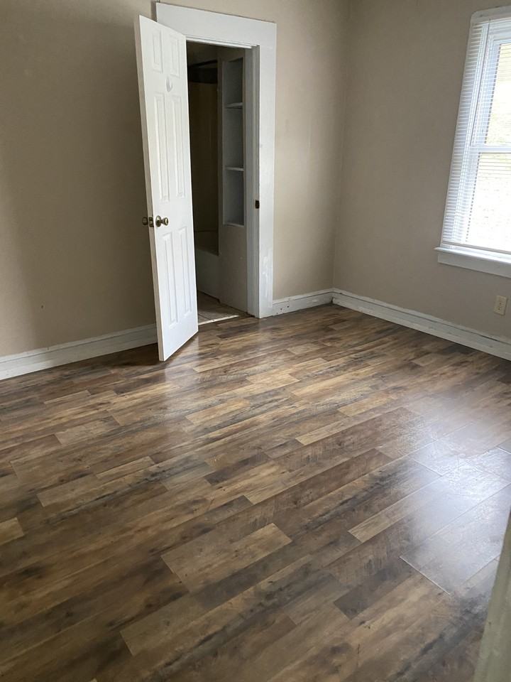 2355 Blowing Rock Blvd #1 - Photo 7 of 10