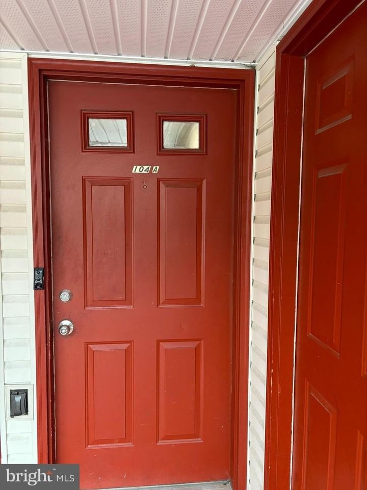 104 Chaucer Rd #A - Photo 2 of 20