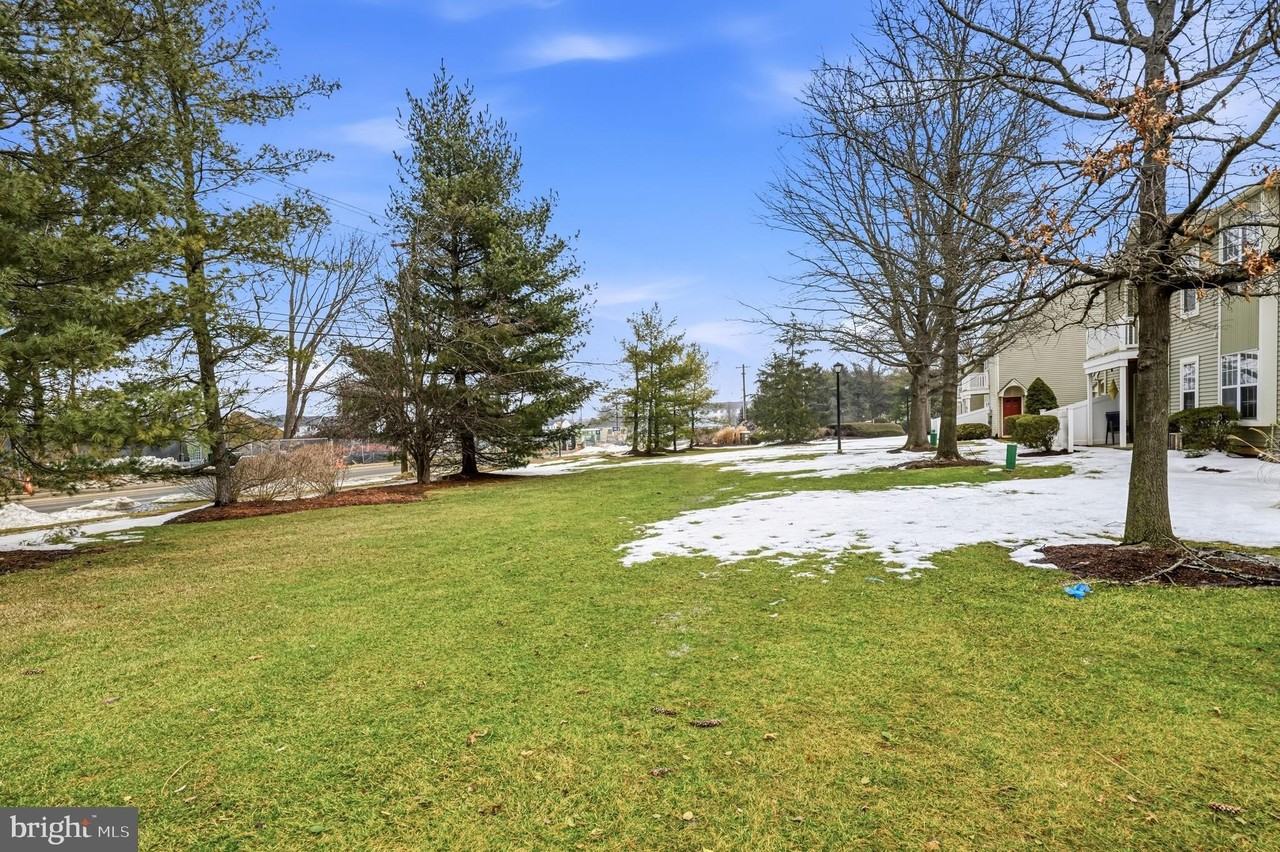 3904-B Fenwick Ln - Photo 4 of 33