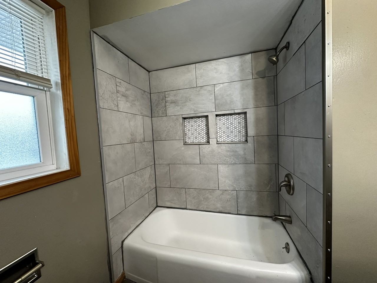 716 15th Ave Se #1 - Photo 2 of 16