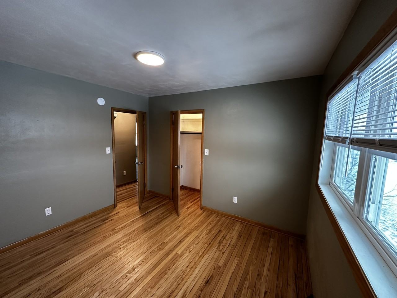 716 15th Ave Se #1 - Photo 5 of 16