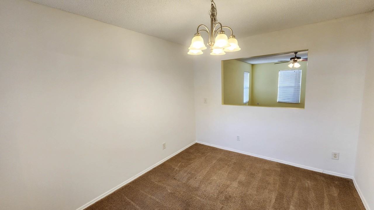 199 Bellegrove Dr #1 - Photo 3 of 11