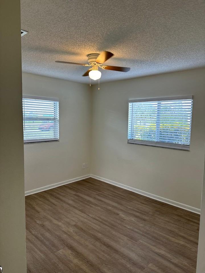 528 Se 7th St #528-1 - Photo 6 of 13