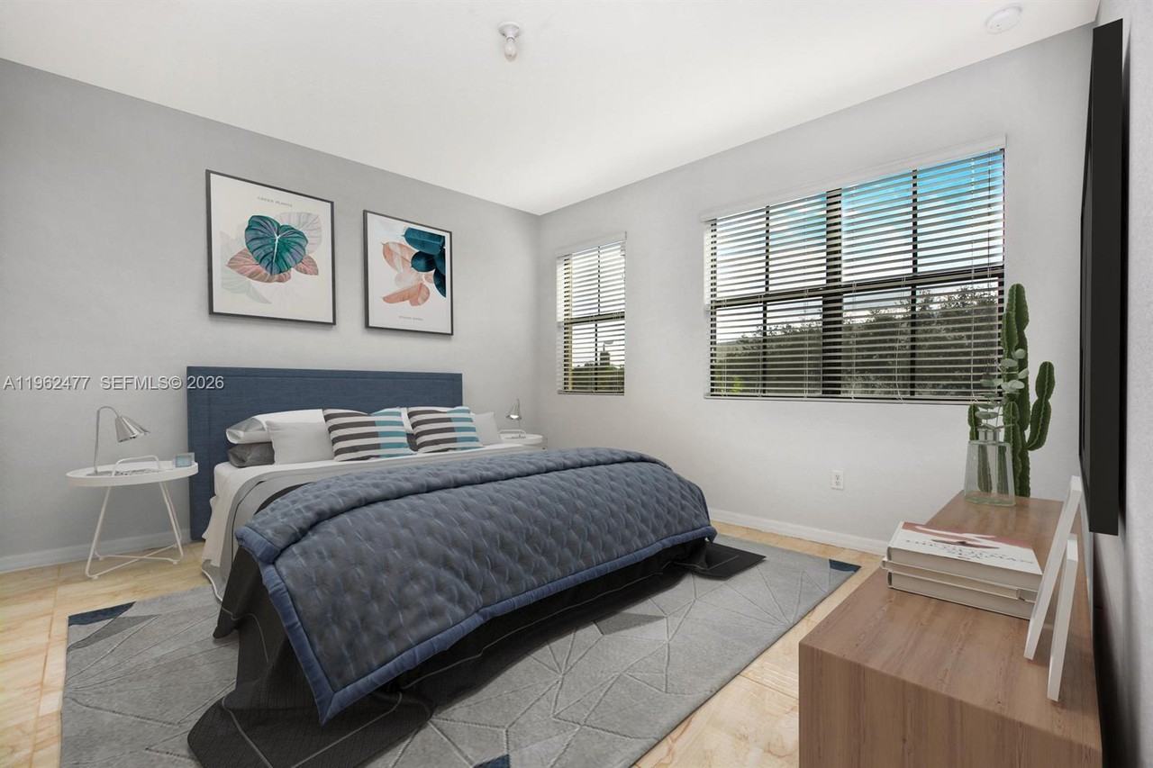 1040 Northwest 33rd Court - Photo 5 of 6