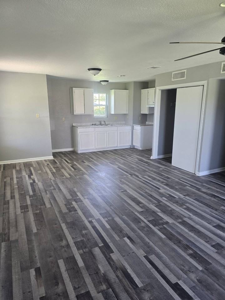 2700 Auburn Dr #1 - Photo 4 of 12