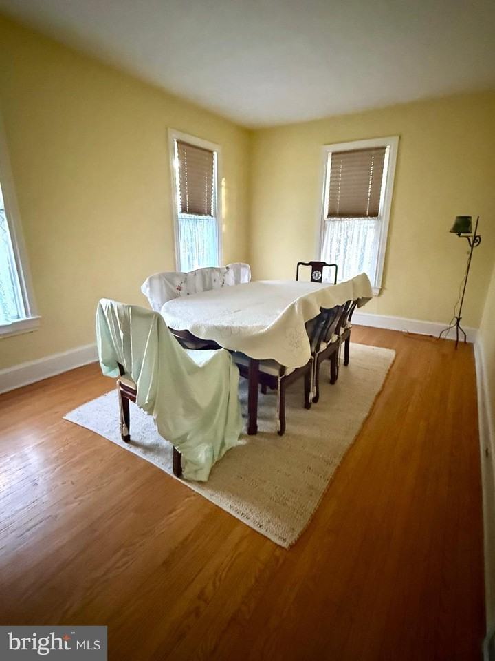 136 Maple Ter - Photo 2 of 20