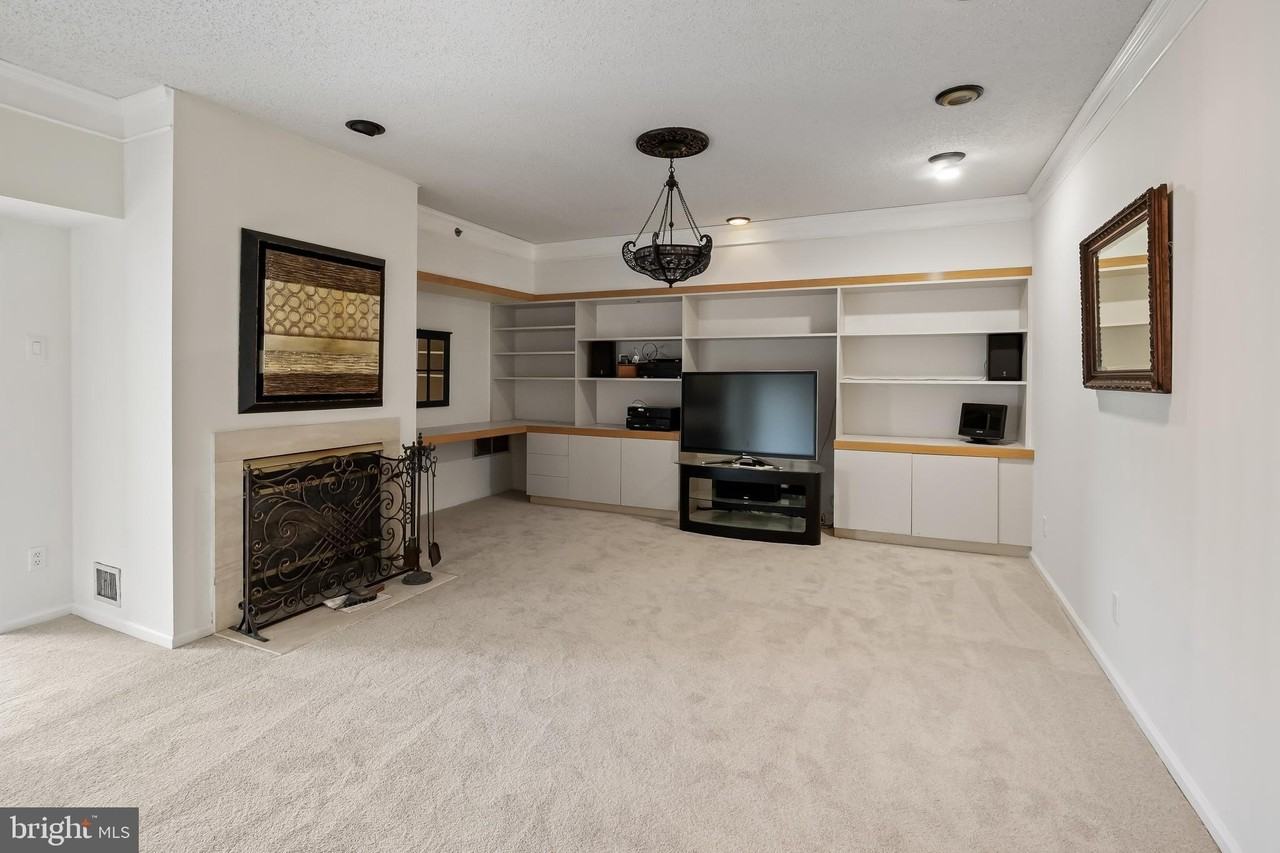 6072 Main St - Photo 2 of 41