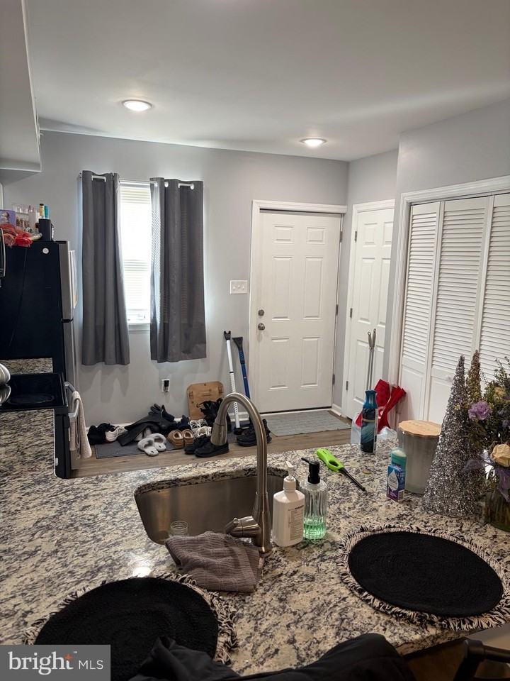 34B Maynard Dr - Photo 6 of 24