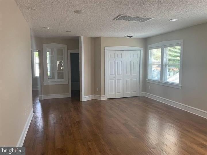 135 Park Pl Unit B #B - Photo 3 of 30