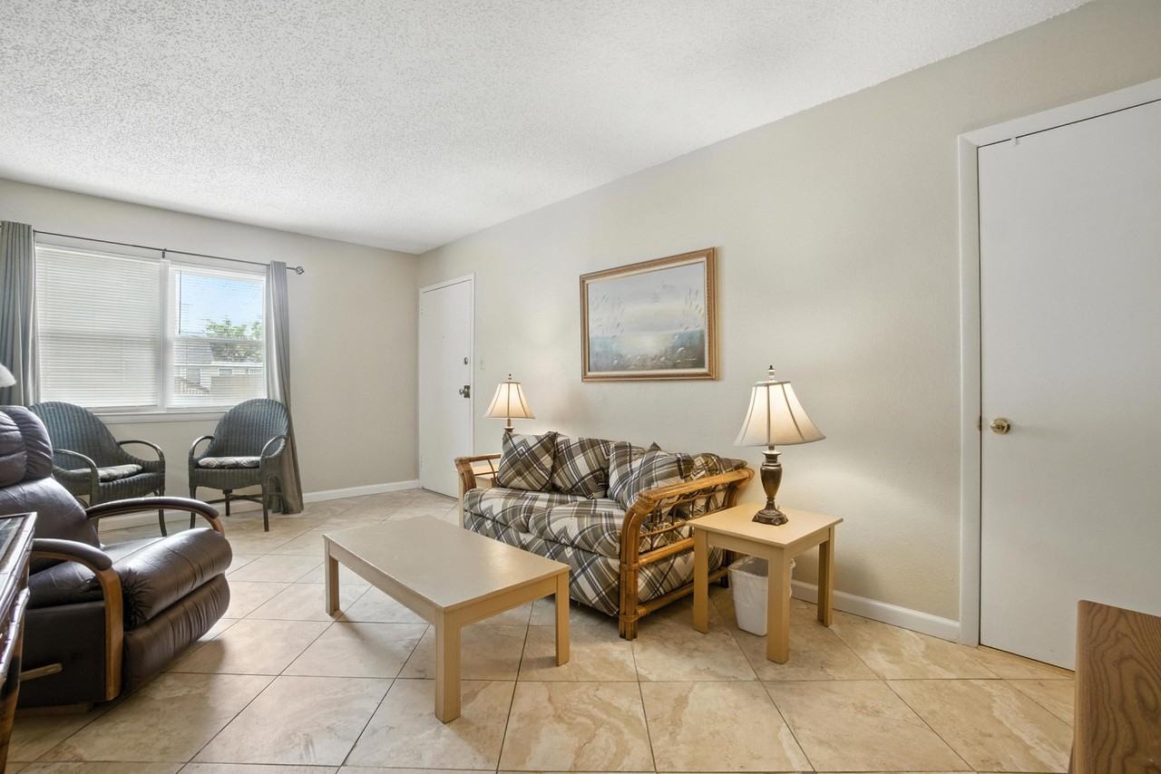 905 Leisure Sq #100 - Photo 3 of 12