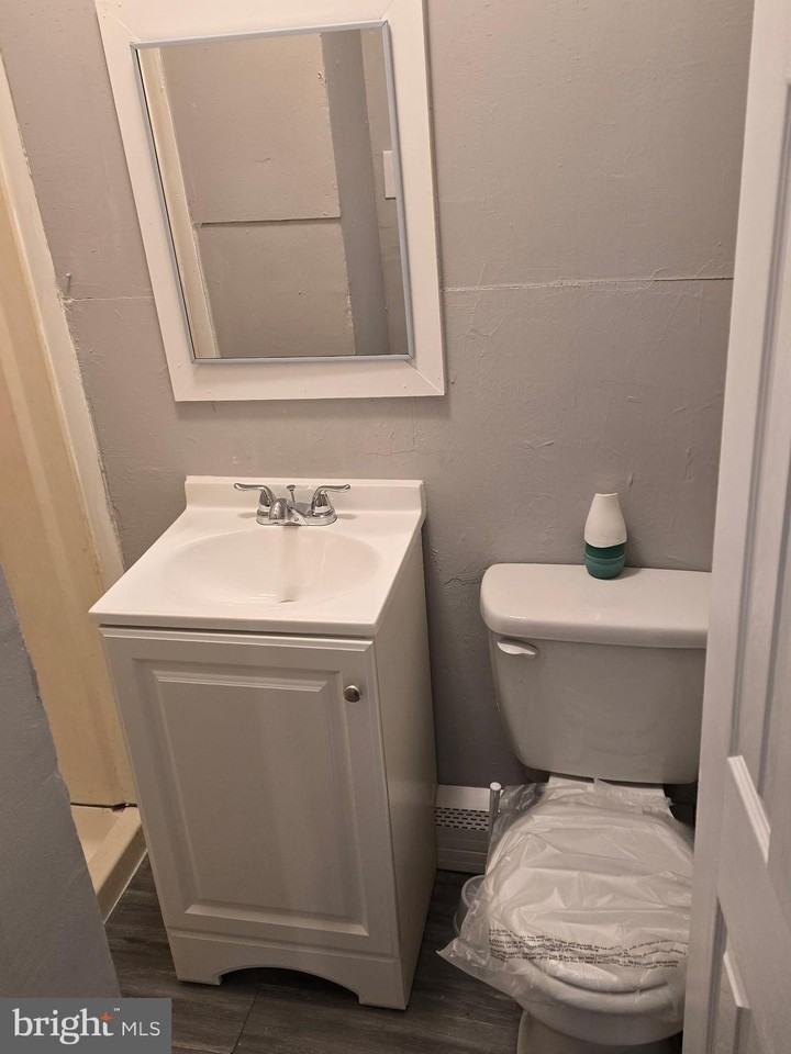 2357 Hillcrest Ave Apt A #A - Photo 3 of 6