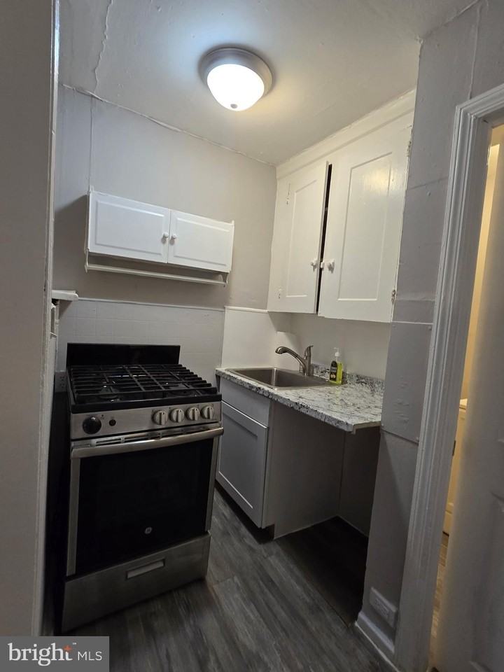 2357 Hillcrest Ave Apt A #A - Photo 5 of 6